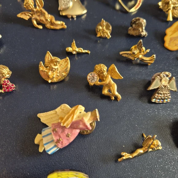 Assorted Angel Brooches and Pins - Picture 6 of 7